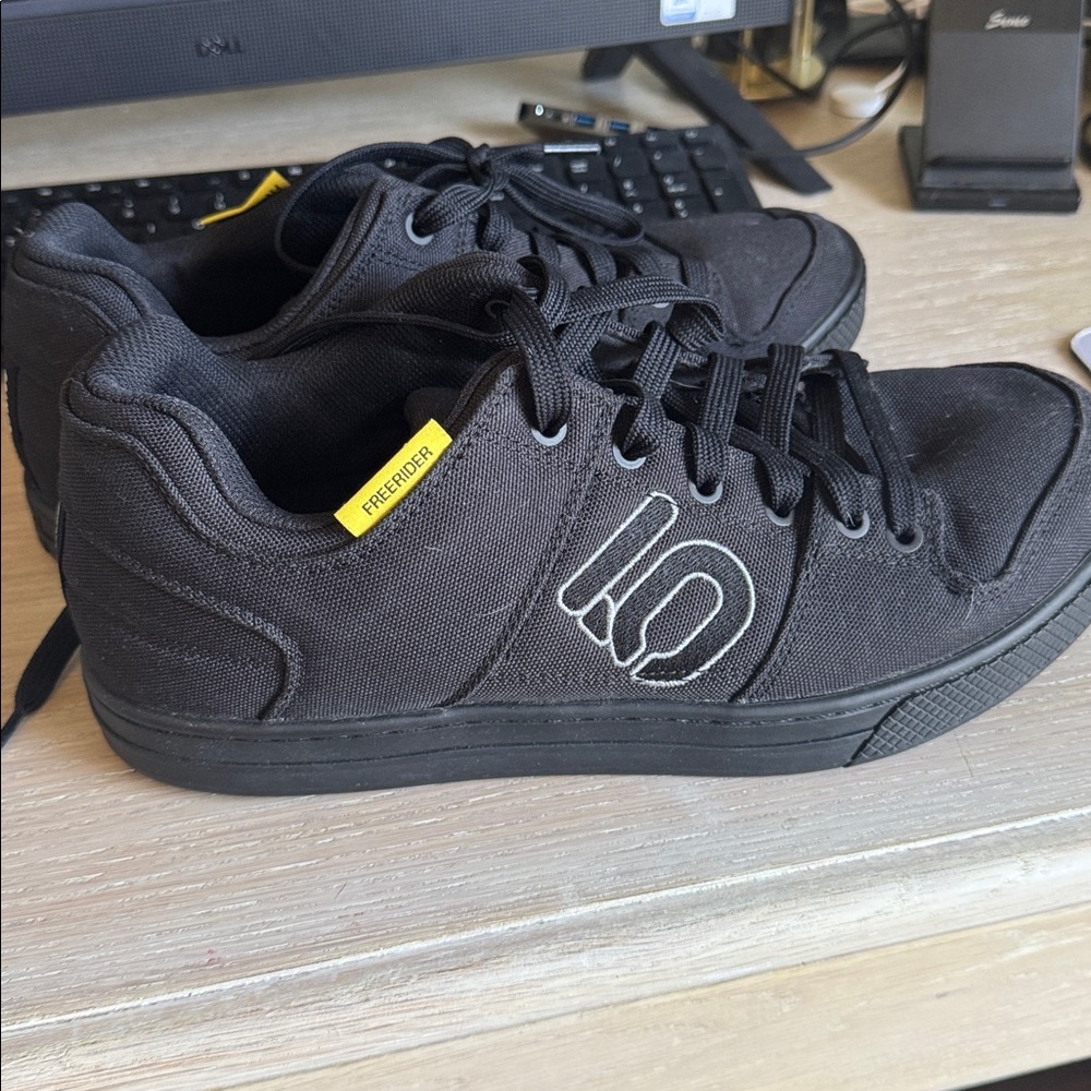 Adidas Five Ten mountain/BMX/Freestyle shoes. Black Freerider.